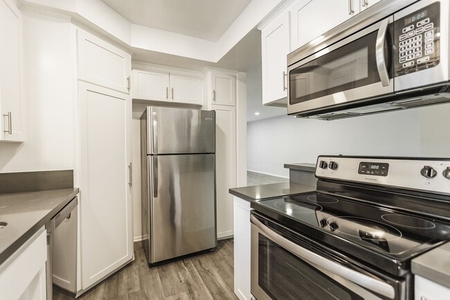 Interior Photo - Beverly Glen Apartments