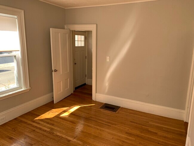 Foto del edificio - 22 Greylock Rd