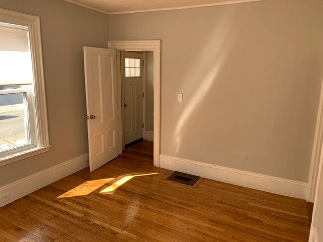 Building Photo - 22 Greylock Rd