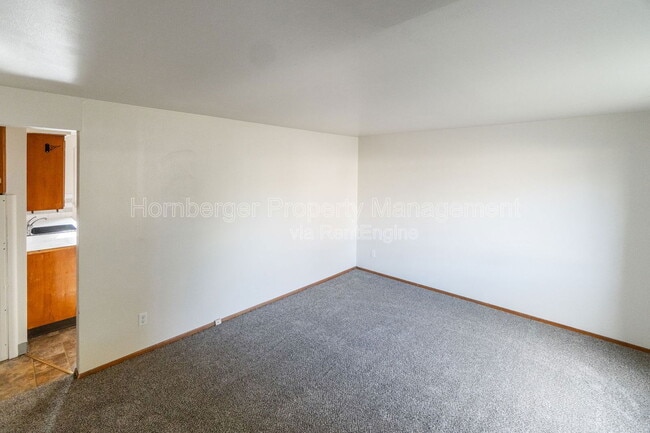 Building Photo - 620 E Euclid Ave