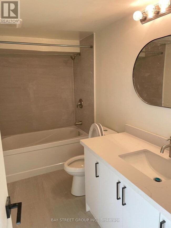 Photo du bâtiment - 517-517 Harris Ct