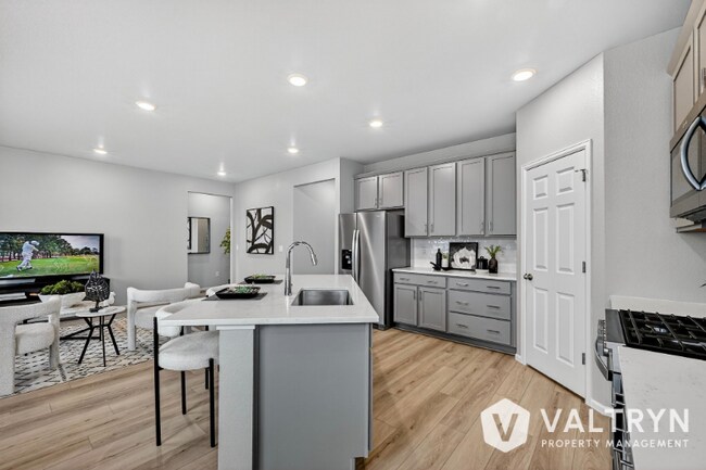 Foto del edificio - 13375 Valley Peak Dr