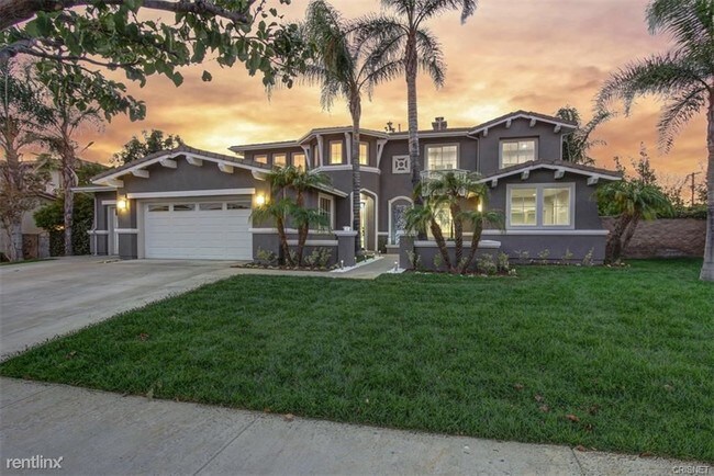 Building Photo - 10325 Edgebrook Way