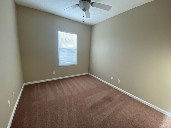 Foto del edificio - Cozy 3 Bed/2 Bath Home, Centrally Located in a Quiet Cul-de-Sac! *1/2 OFF Security Deposit for Ac...