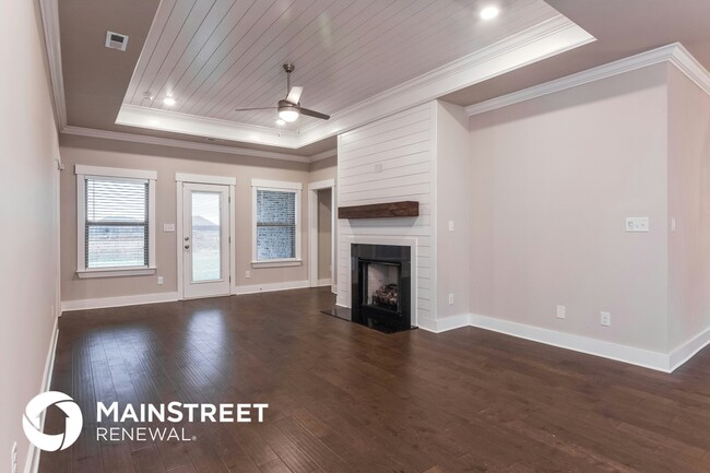 Building Photo - 14668 Greenleaf Dr