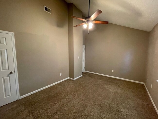 Building Photo - PRE-LEASING AUGUST 2026!