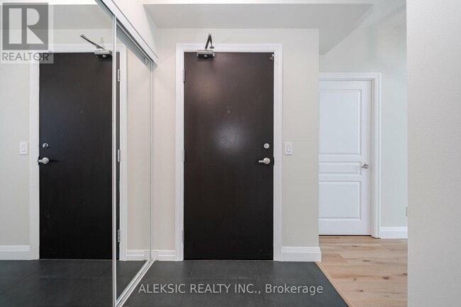 Building Photo - 223 Webb Dr