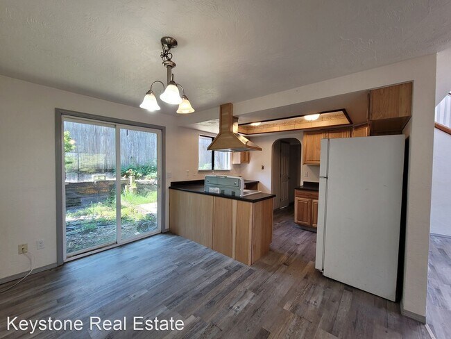 Foto del edificio - 3 br, 1.5 bath House - 6745 Dogwood