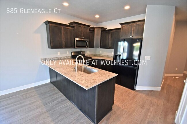 Building Photo - Beautiful 3 Bed Tooele Townhome! No Deposi...