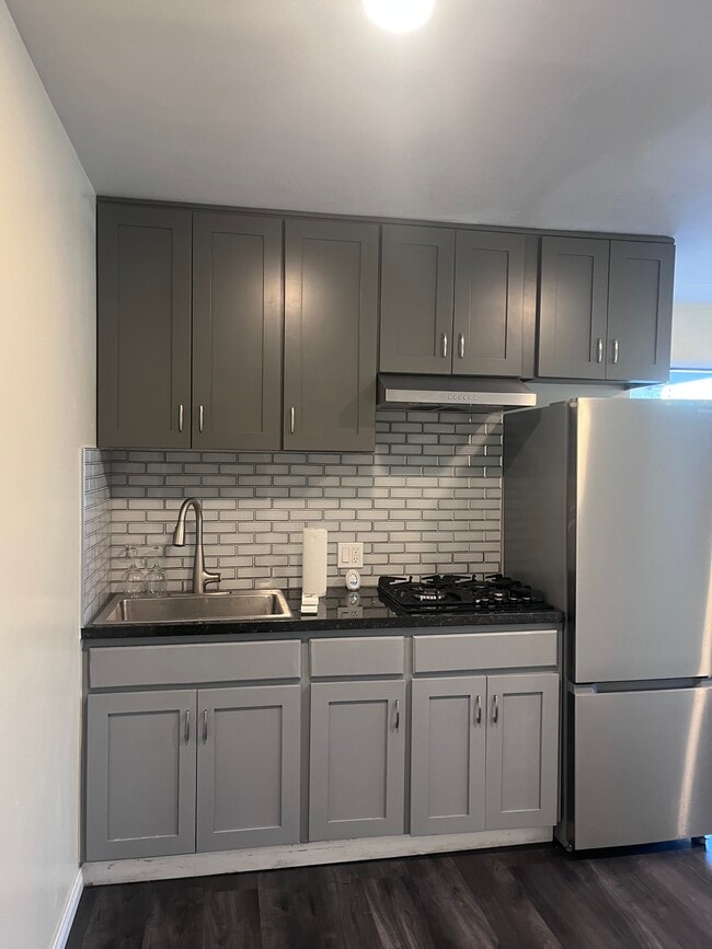 Building Photo - 144 F St