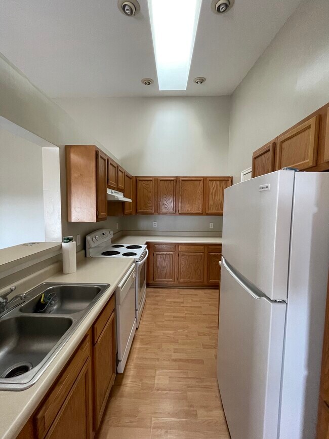Kitchen - 104 Rough Way
