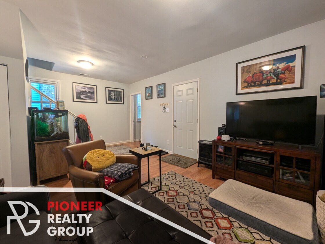 Foto principal - 1520 W Melrose St