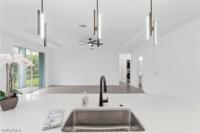 Building Photo - 26390 Coco Cay Cir