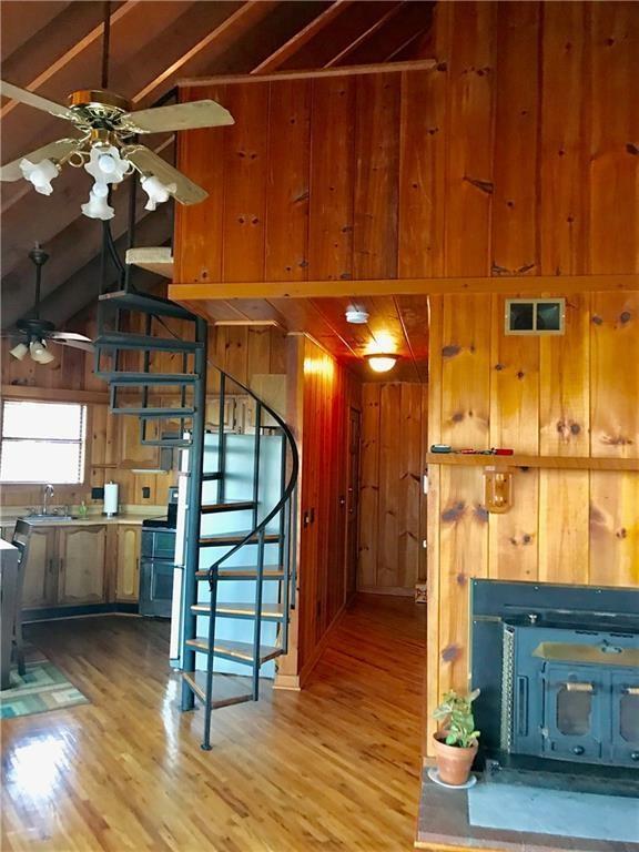 Foto del edificio - 3225 Lake Rd Cir