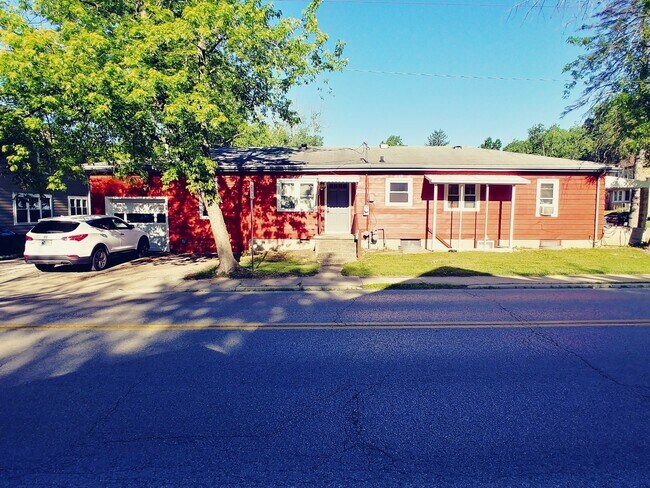 Building Photo - 526 E University St