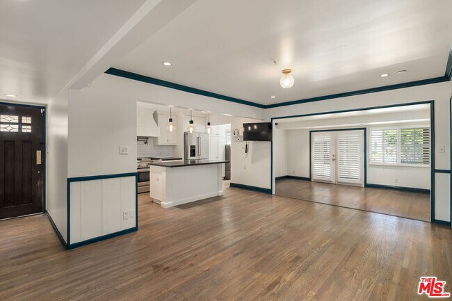 Building Photo - 22417 Dolorosa St