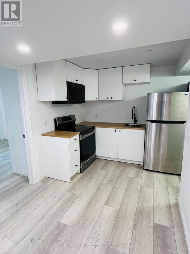 Photo du bâtiment - 292 Freure Dr