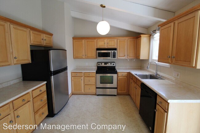 Building Photo - 3 br, 1 bath House - 5707 W 75TH TERR