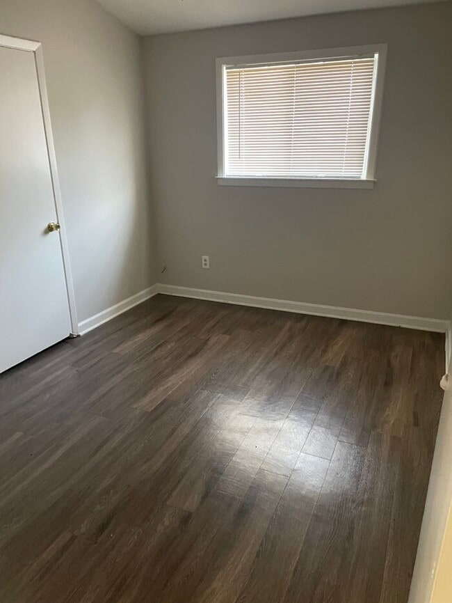 Building Photo - 3BR 1BA Home w/ Fenced Backyard & Patio • Stove-Ready Kitchen • Carport in Memphis