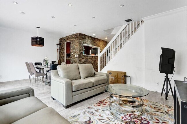 Foto del edificio - 8226 NW 8th Pl