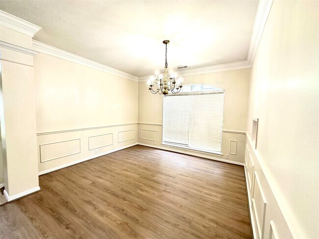 Foto del edificio - 3302 Richland Dr