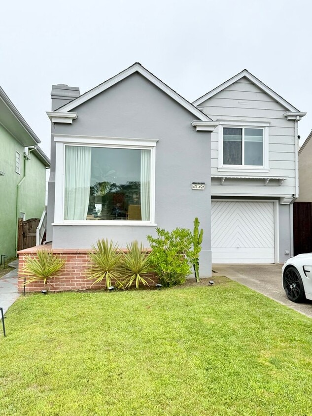 Primary Photo - Beautifully Remodeled Westlake Home