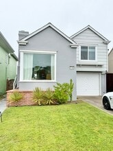 Building Photo - 49 Sheffield Dr
