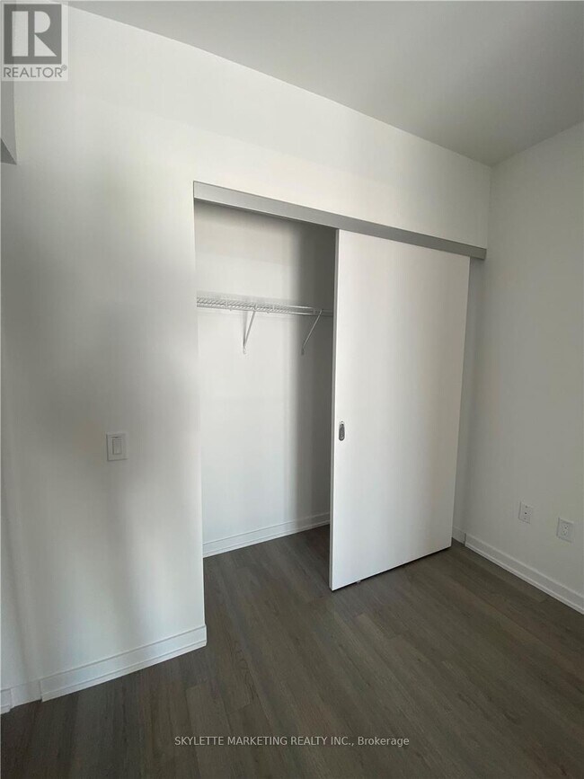 Photo du bâtiment - 50 Power St