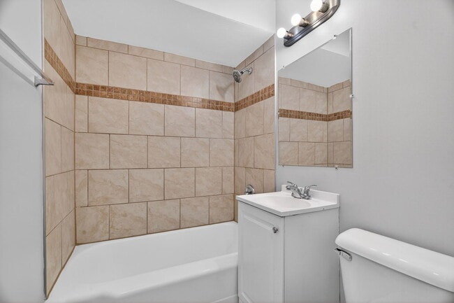 Building Photo - 106 164th St