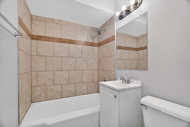 Foto del edificio - 106 164th St