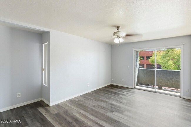 Foto del edificio - 1331 W Baseline Rd