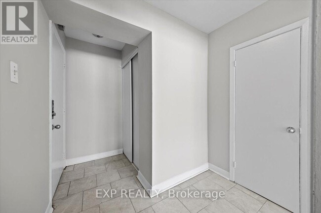 Building Photo - 1455 Morisset Ave