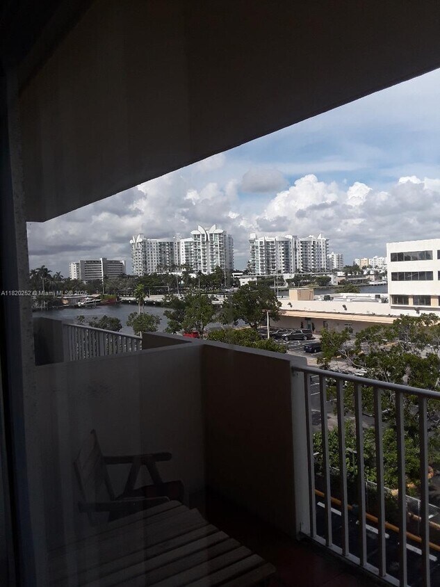 Foto del edificio - 1455 N Treasure Dr