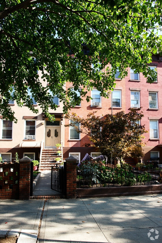 Building Photo - 115 3rd Pl