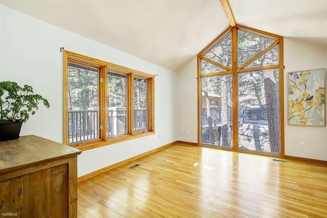 Foto del edificio - 4 br, 4 bath House - 2593 Sunshine Canyon Dr