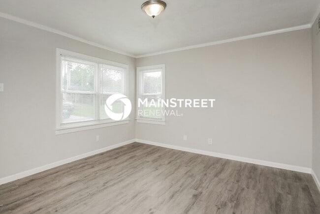 Building Photo - 3 Bedroom Pet-Friendly Home in St. Louis, MO with Main Street Renewal