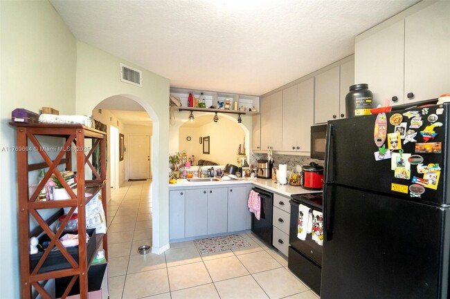 Foto del edificio - 1261 SE 28th Ct