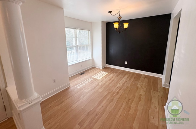 Building Photo - 199 Woodlark St