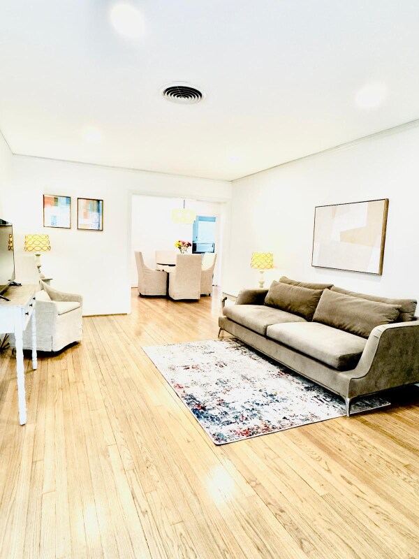 Foto del edificio - 4017 Osby Dr