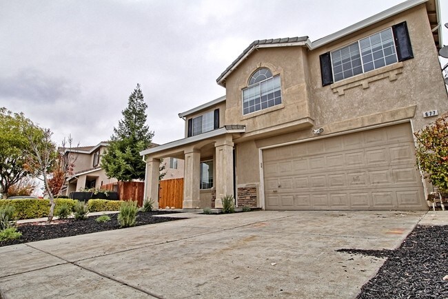 Building Photo - 677 Sagewood Ln