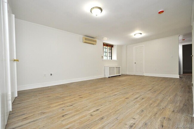 Foto del edificio - 155 Garth Rd