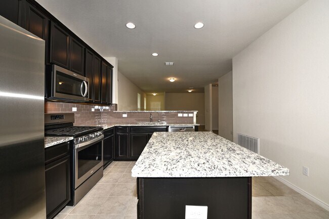 Foto del edificio - Gorgeous one story home!  3 bedrooms  | 2 ...
