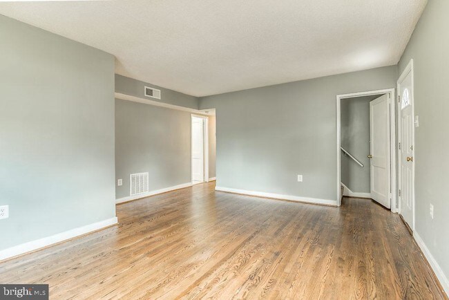 Building Photo - 6010 Rixey Dr