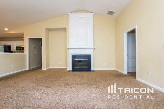Foto del edificio - 6610 Waveland Dr