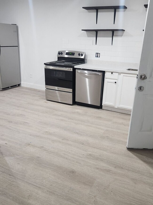 Building Photo - 3 Bedroom Apartment in Houston