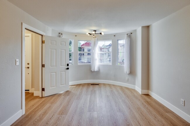 Building Photo - 2915 Filbert St