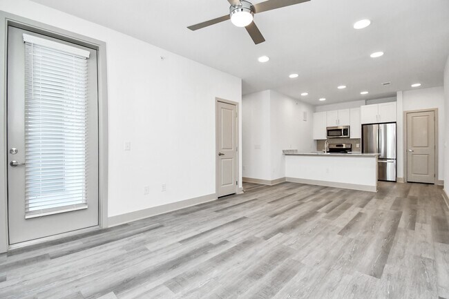 Foto del edificio - 2020 Grandway Dr