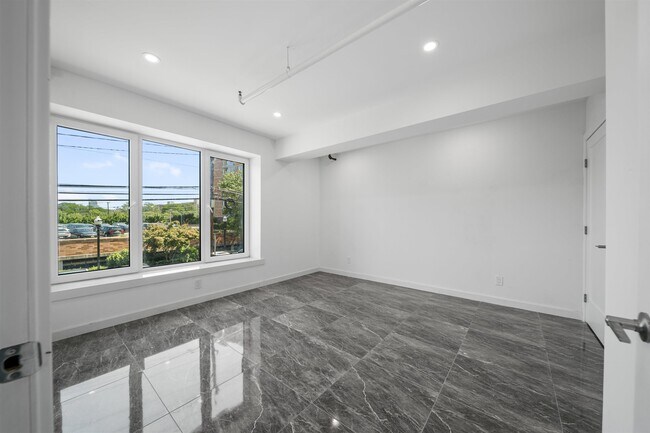 Foto del edificio - 256 Old River Rd