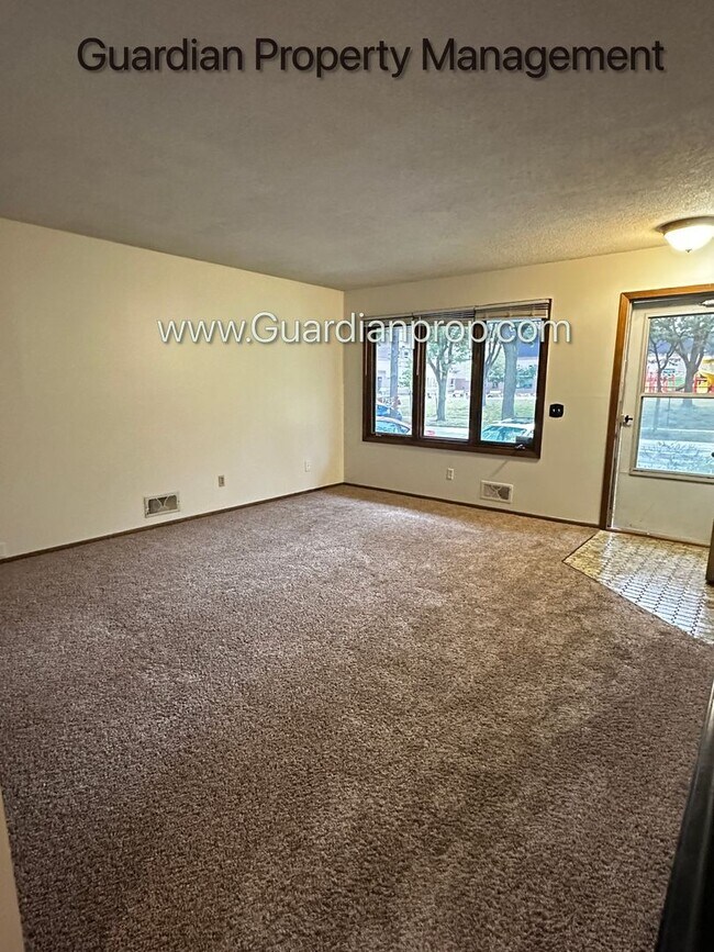 Building Photo - Marcy Holmes Side By Side Duplex, Laundry,...