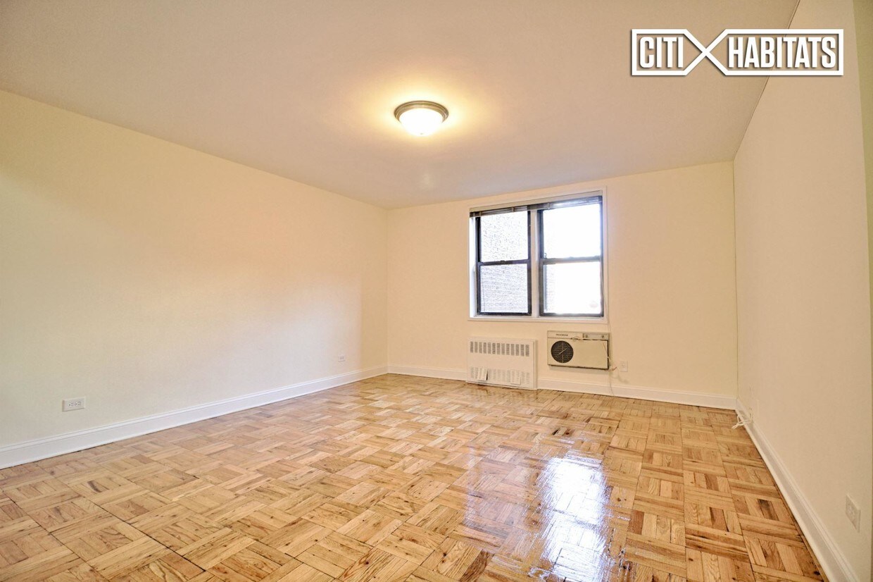 Foto principal - 8610 Grand Ave